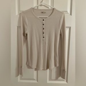 Faherty woman’s cream blouse small. Beautiful and gently worn.